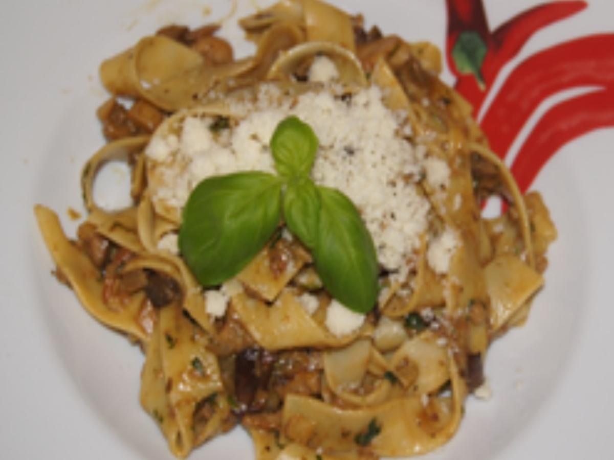 Pasta mit Steinpilzen und Hochzeit Nudeln - Rezept - kochbar.de