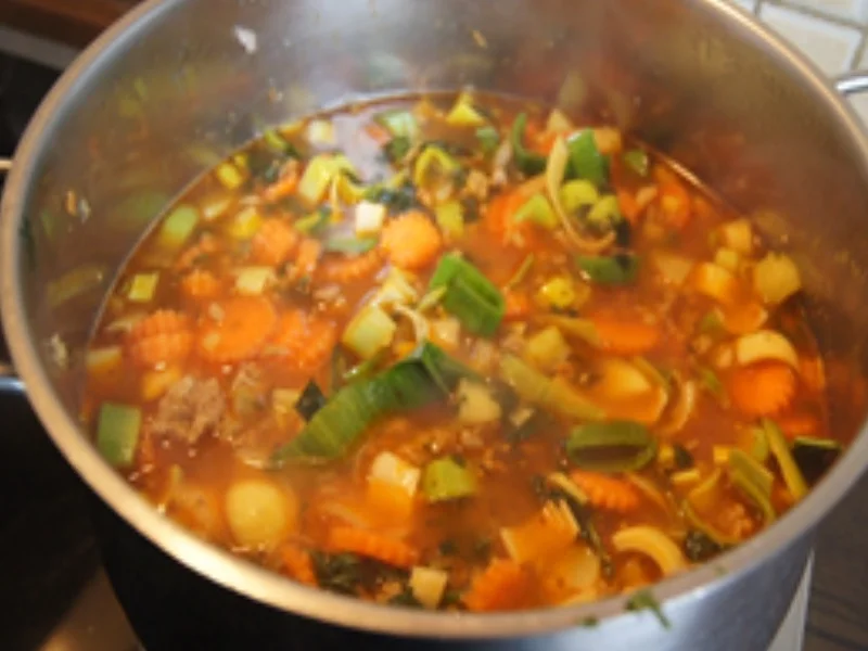 Rezept: Kartoffel-Möhren-Eintopf mit Rinderhackfleisch Bild Nr. 16531 Kartoffel-Möhren-Eintopf mit Rinderhackfleisch - Rezept - Bild Nr. 16531