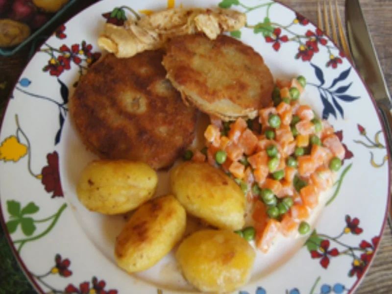 Kohlrabi-Schnitzel mit Erbsen und Möhren Gemüse und Brat-Drillingen - Rezept - Bild Nr. 2