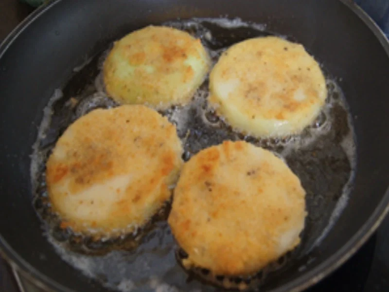 Kohlrabi-Schnitzel mit Erbsen und Möhren Gemüse und Brat-Drillingen - Rezept - Bild Nr. 6