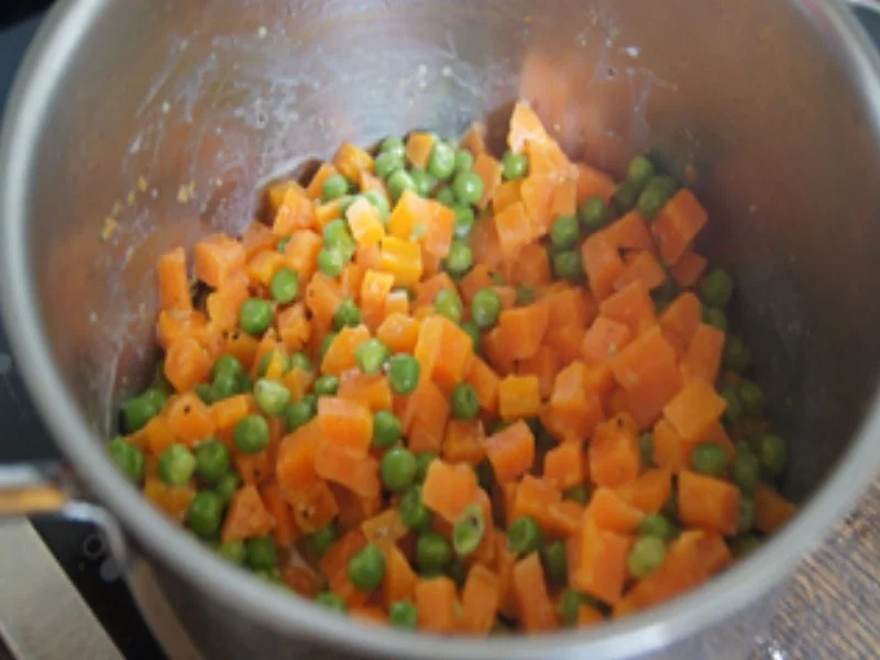 Kohlrabi-Schnitzel mit Erbsen und Möhren Gemüse und Brat-Drillingen - Rezept - Bild Nr. 11