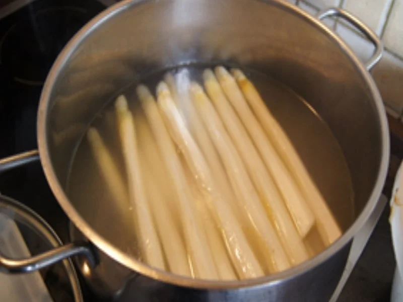 Spargel mit Erdbeersauce und Kochschinken - Rezept - Bild Nr. 16520