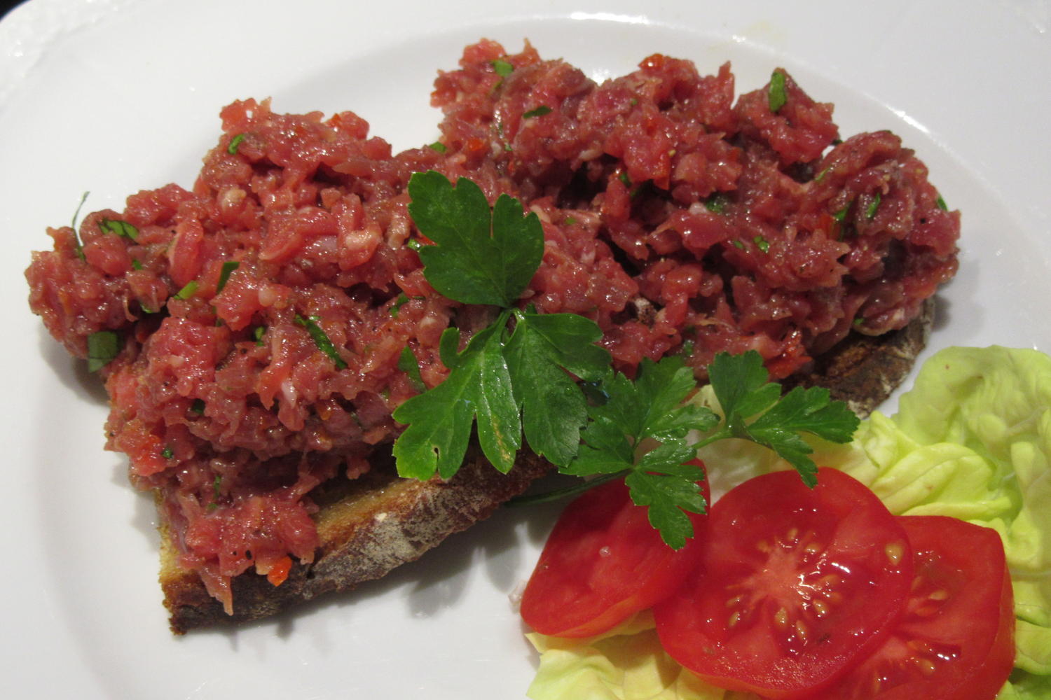 Fleisch: Handgeschabtes Tatar - Rezept mit Bild - kochbar.de