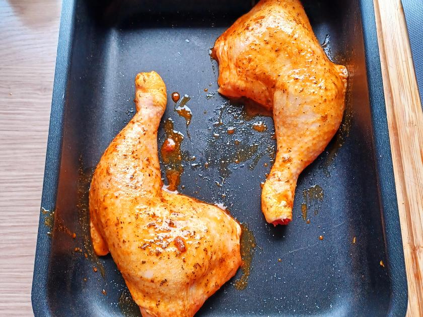 Hähnchenkeulen im Gemüsebett - einfach - von Gitto Hähnchenkeulen im Gemüsebett - einfach - von Gitto