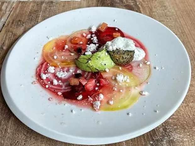 Beete-Salat mit Erbsen-Hummus und Bohnen-Falafel (Aminata u. Sabine Belli) - Rezept - Bild Nr. 16524