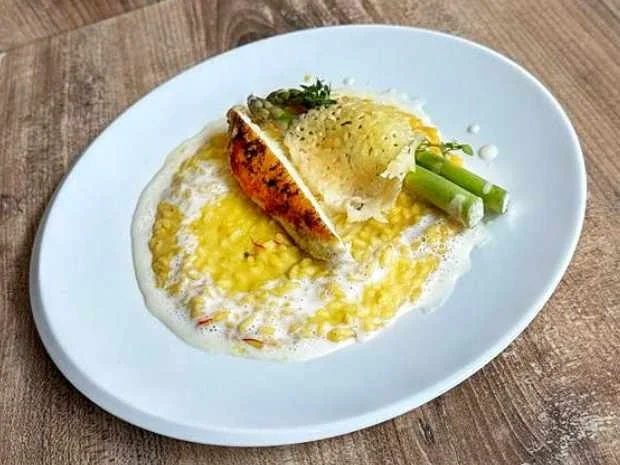 Rezept: Risotto "Bellini" mit Hühnchen und Gorgonzola (Riccardo u. Anna Simonetti) Bild Nr. 16524 Risotto "Bellini" mit Hühnchen und Gorgonzola (Riccardo u. Anna Simonetti) - Rezept - Bild Nr. 16524