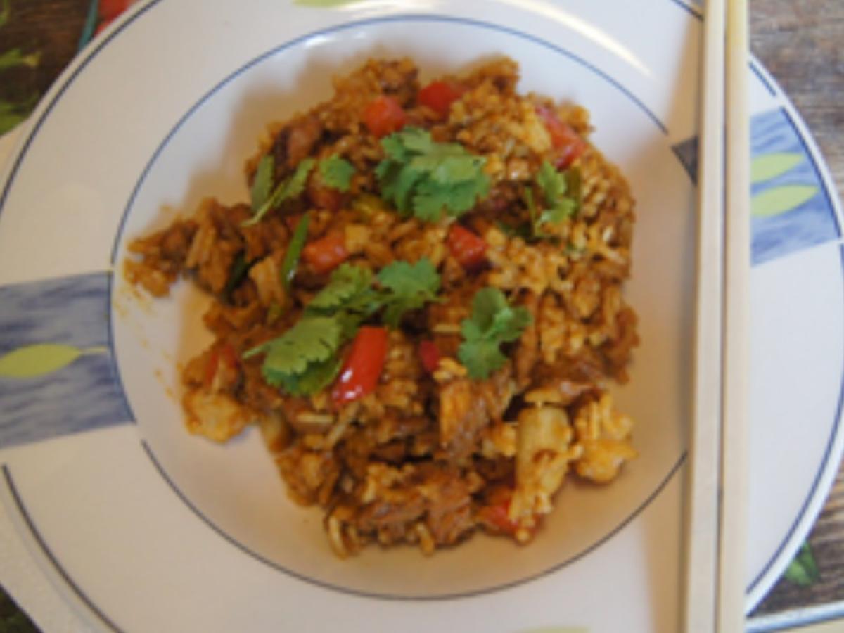 Indonesischer Curryreis mit Hähnchenbrustfilet - Rezept - kochbar.de