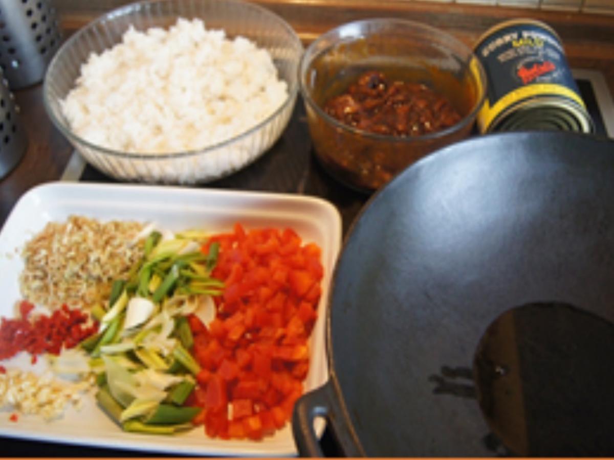 Indonesischer Curryreis mit Hähnchenbrustfilet - Rezept - kochbar.de Indonesischer Curryreis mit Hähnchenbrustfilet - Rezept - kochbar.de