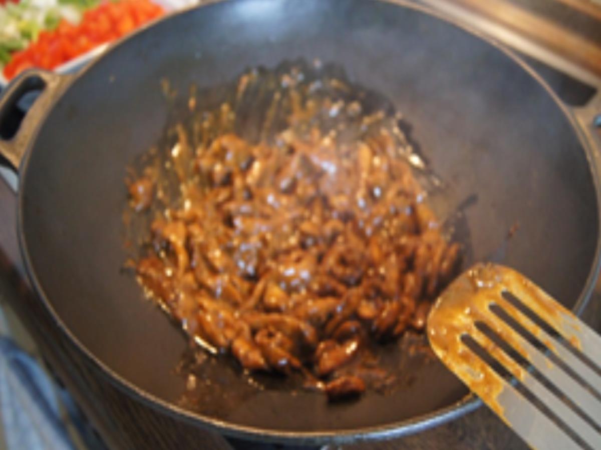 Indonesischer Curryreis mit Hähnchenbrustfilet - Rezept - kochbar.de