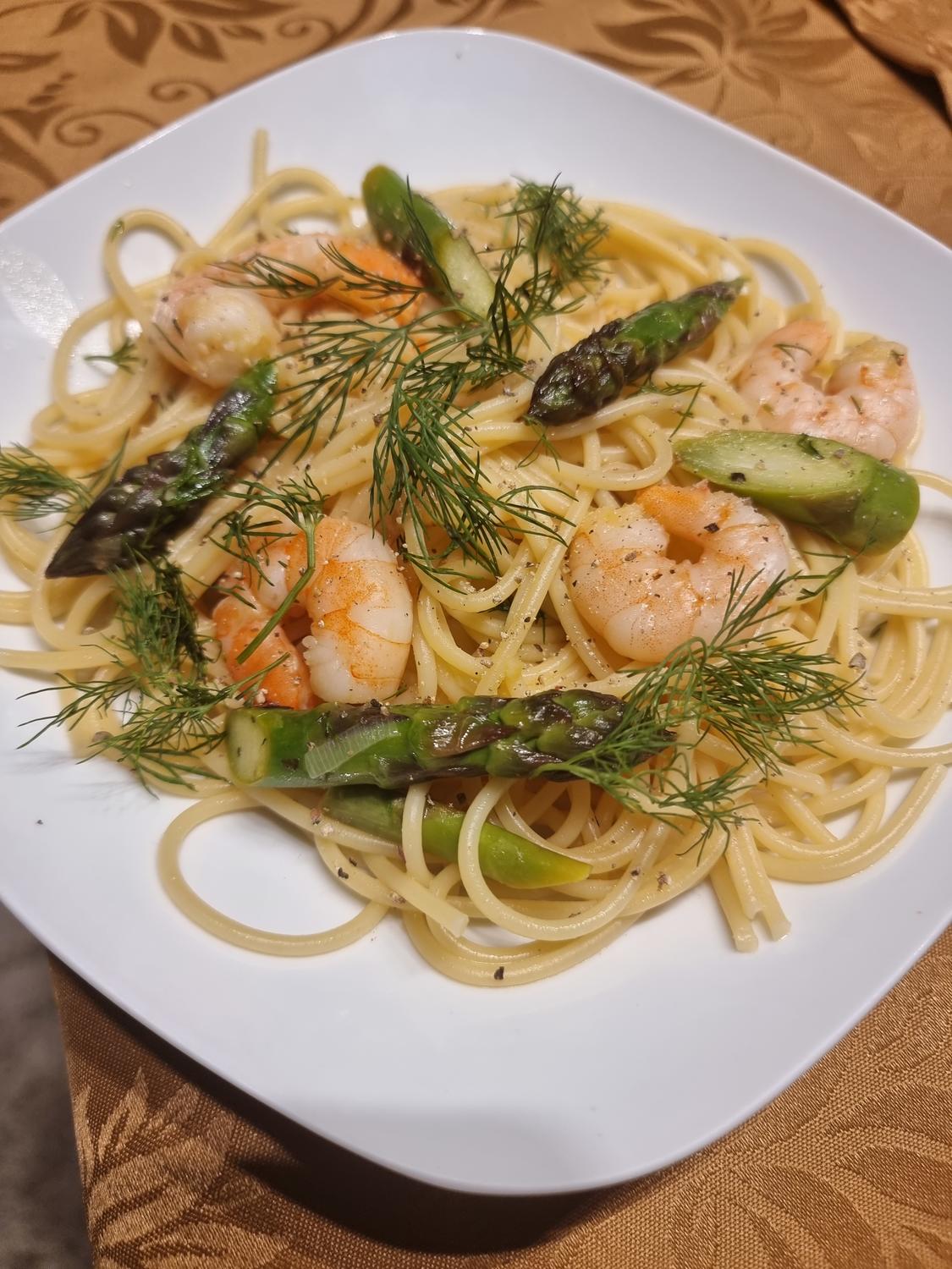 Spaghetti mit Spargel-Garnelen-Sauce - Rezept - kochbar.de Spaghetti mit Spargel-Garnelen-Sauce - Rezept - kochbar.de