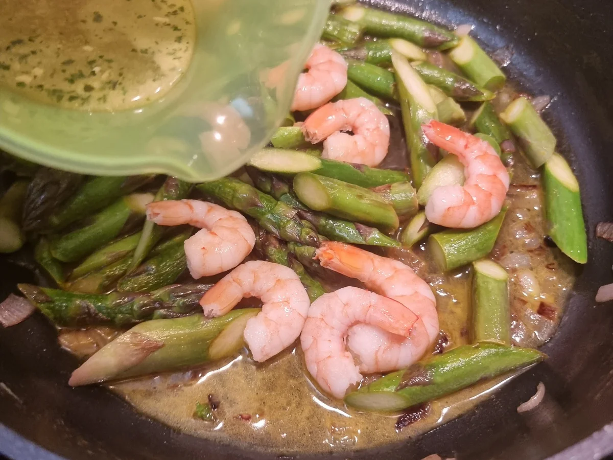 Rezept: Spaghetti mit Spargel-Garnelen-Sauce Bild Nr. 16531 Spaghetti mit Spargel-Garnelen-Sauce - Rezept - Bild Nr. 16531