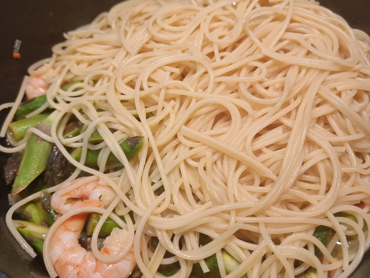 Rezept: Spaghetti mit Spargel-Garnelen-Sauce Bild Nr. 16536 Spaghetti mit Spargel-Garnelen-Sauce - Rezept - Bild Nr. 16536