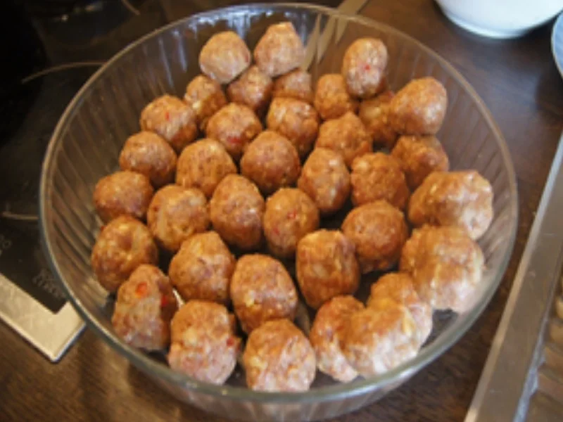 Rezept: Doppelt gebratene Mettbällchen mit Wok-Gemüse und Basmatireis Bild Nr. 7 Doppelt gebratene Mettbällchen mit Wok-Gemüse und Basmatireis - Rezept - Bild Nr. 7