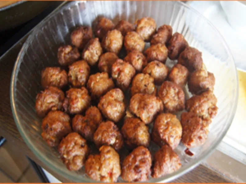 Rezept: Doppelt gebratene Mettbällchen mit Wok-Gemüse und Basmatireis Bild Nr. 12 Doppelt gebratene Mettbällchen mit Wok-Gemüse und Basmatireis - Rezept - Bild Nr. 12