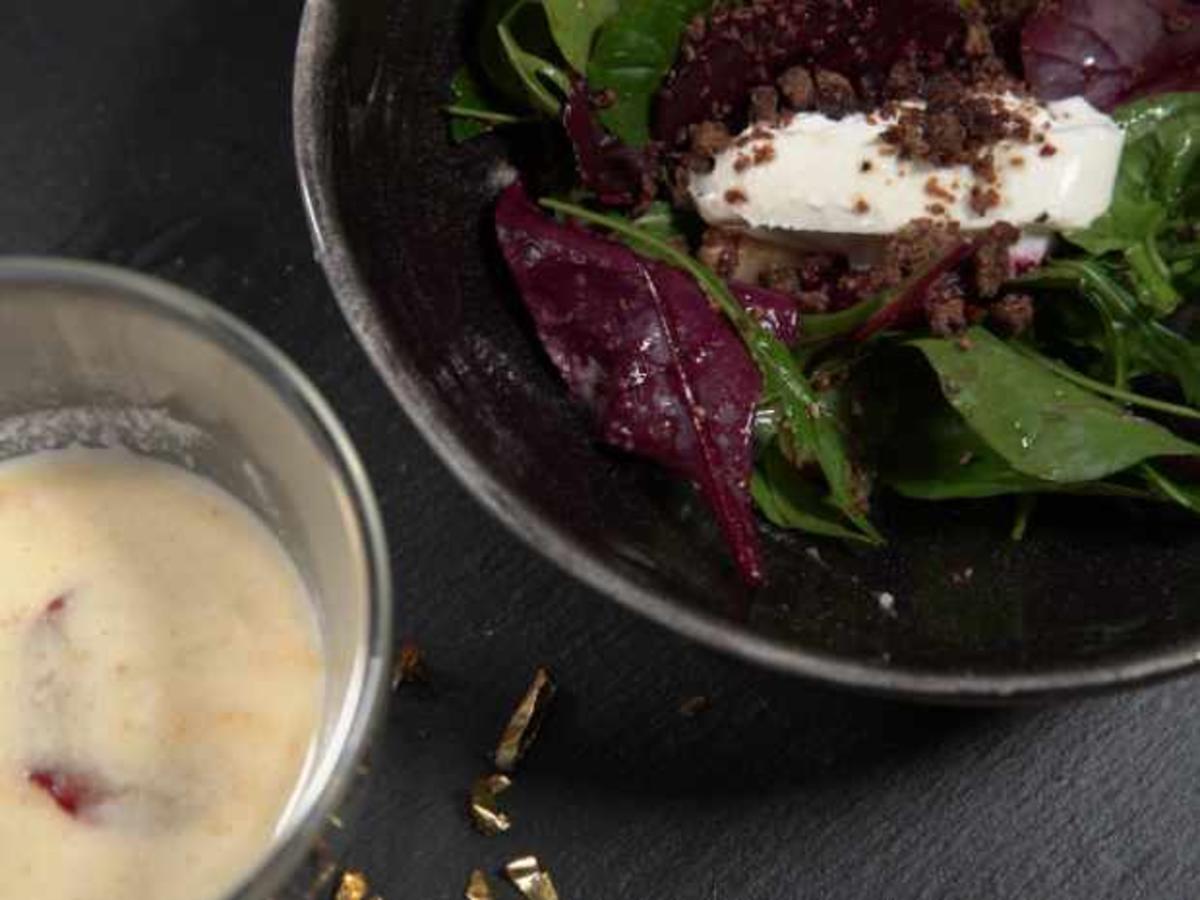 Pastinaken-Apfel-Schaumsuppe und Rote-Bete-Birnen-Salat - Rezept ...