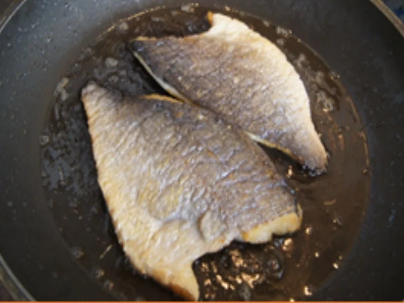 Spargel mit Pistazien-Butter, Doraden-Filet und Drillingen - Rezept - Bild Nr. 12