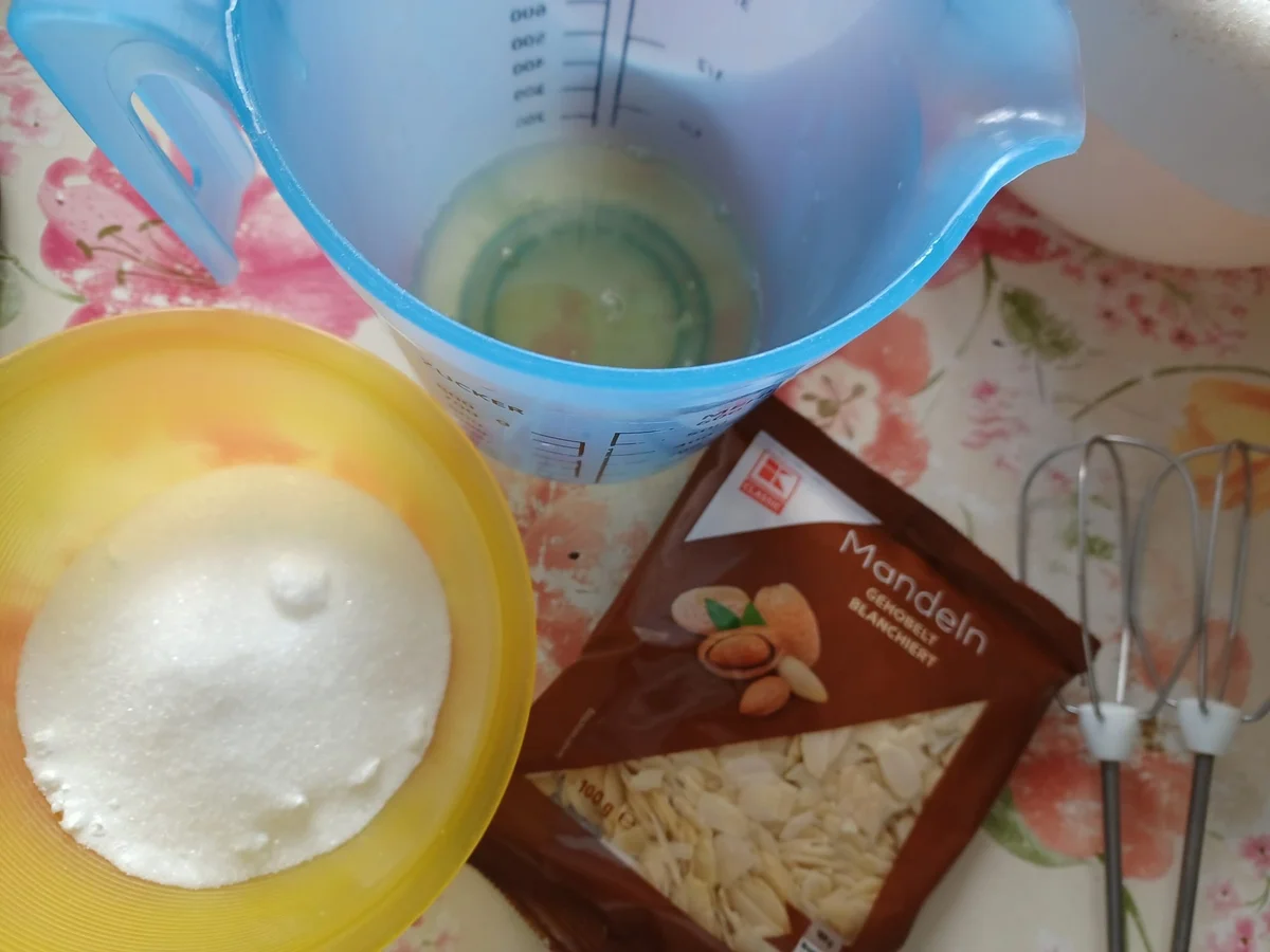 Rezept: Rhabarber - Torte Bild Nr. 16582 Rhabarber - Torte - Rezept - Bild Nr. 16582