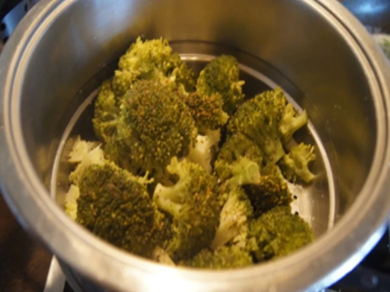 Schollenfilet mit Brokkoli und Brat-Drillingen - Rezept - Bild Nr. 7