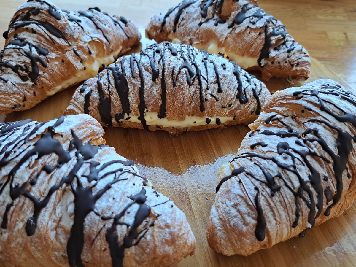 Croissant mit süsser Füllung - Rezept - kochbar.de