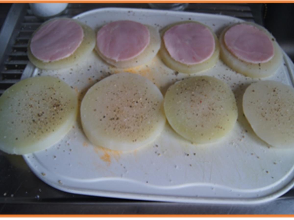 Kohlrabi Cordon bleu Schnitzel mit Saurer Sahne Sauce und grünen ...