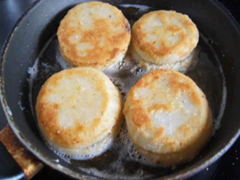 Rezept: Kohlrabi-Cordon bleu-Schnitzel mit Saurer-Sahne-Sauce und grünen Spargel Bild Nr. 16586 Kohlrabi-Cordon bleu-Schnitzel mit Saurer-Sahne-Sauce und grünen Spargel - Rezept - Bild Nr. 16586