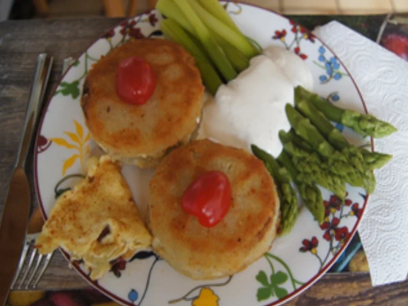 Rezept: Kohlrabi-Cordon bleu-Schnitzel mit Saurer-Sahne-Sauce und grünen Spargel Bild Nr. 16591 Kohlrabi-Cordon bleu-Schnitzel mit Saurer-Sahne-Sauce und grünen Spargel - Rezept - Bild Nr. 16591