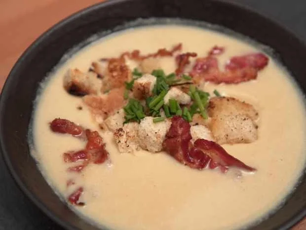 Blumenkohlcremesüppchen mit Croutons und Bacon - Rezept - Bild Nr. 2