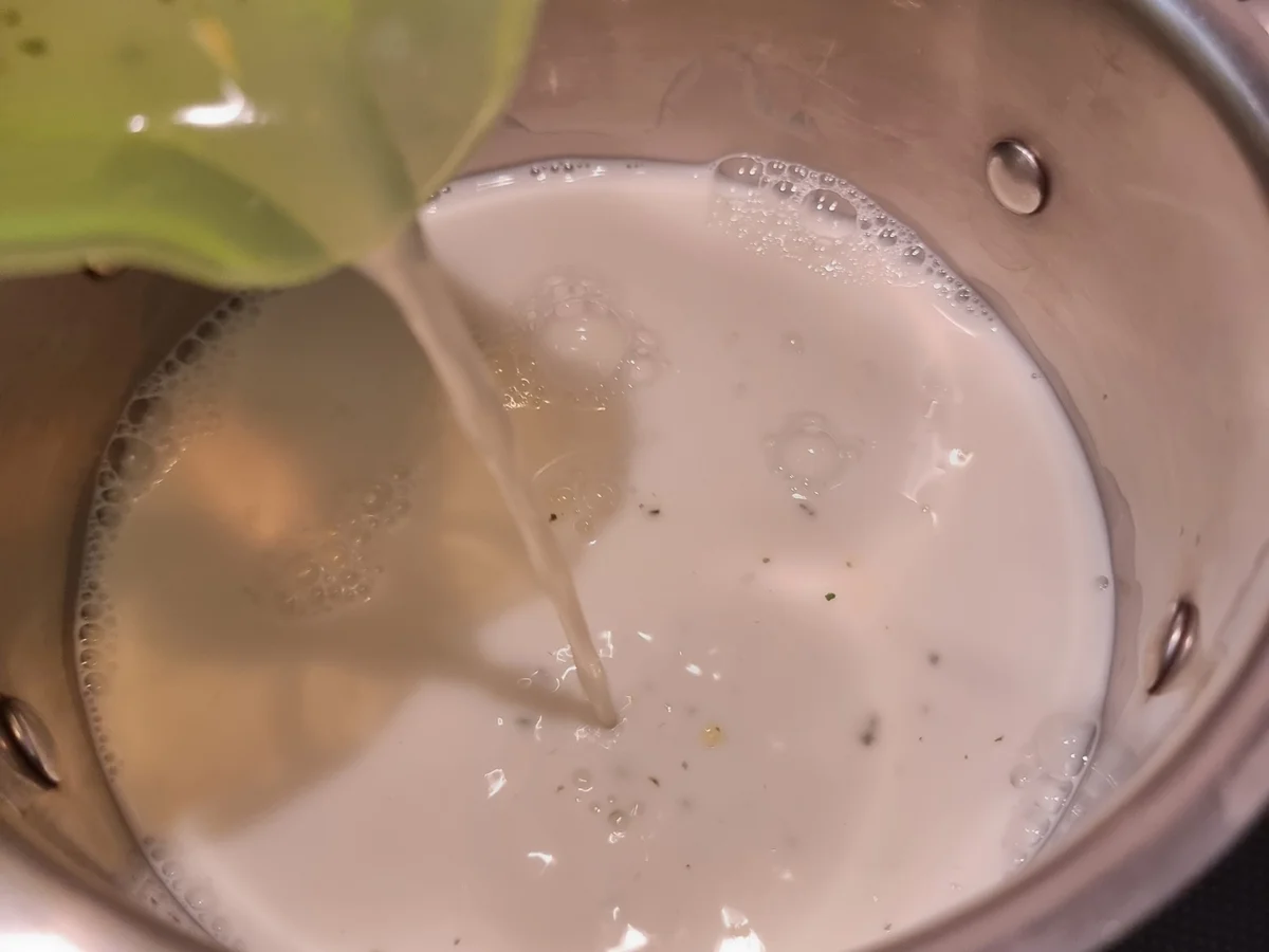 Kabeljau auf Rucola- Pesto-Polenta und Paprika-Tomaten-Gemüse - Rezept - Bild Nr. 16581