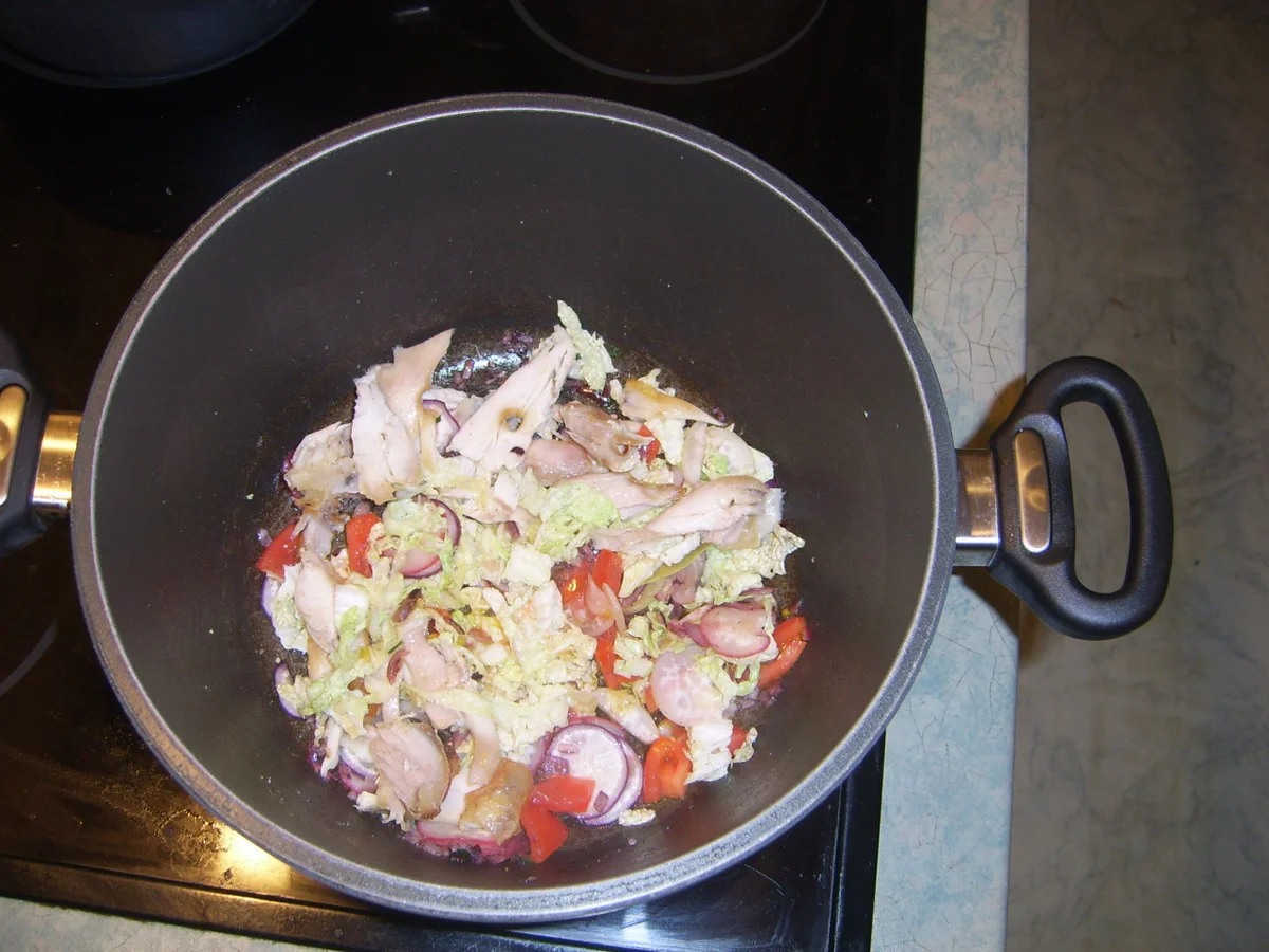 Spagetti mit Broiler und Gemüse - Rezept - Bild Nr. 16579