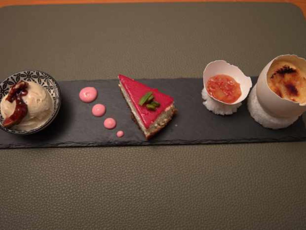 Cheesecake und Bergkäse Crème Brulée mit Birnen Chili Chutney - von Das ...