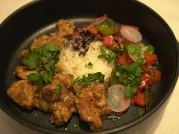 Rezept: Limetten-Erdnuss-Hähnchen mit Reis und Asia Gemüse Bild Nr. 2 Limetten-Erdnuss-Hähnchen mit Reis und Asia Gemüse - Rezept - Bild Nr. 2