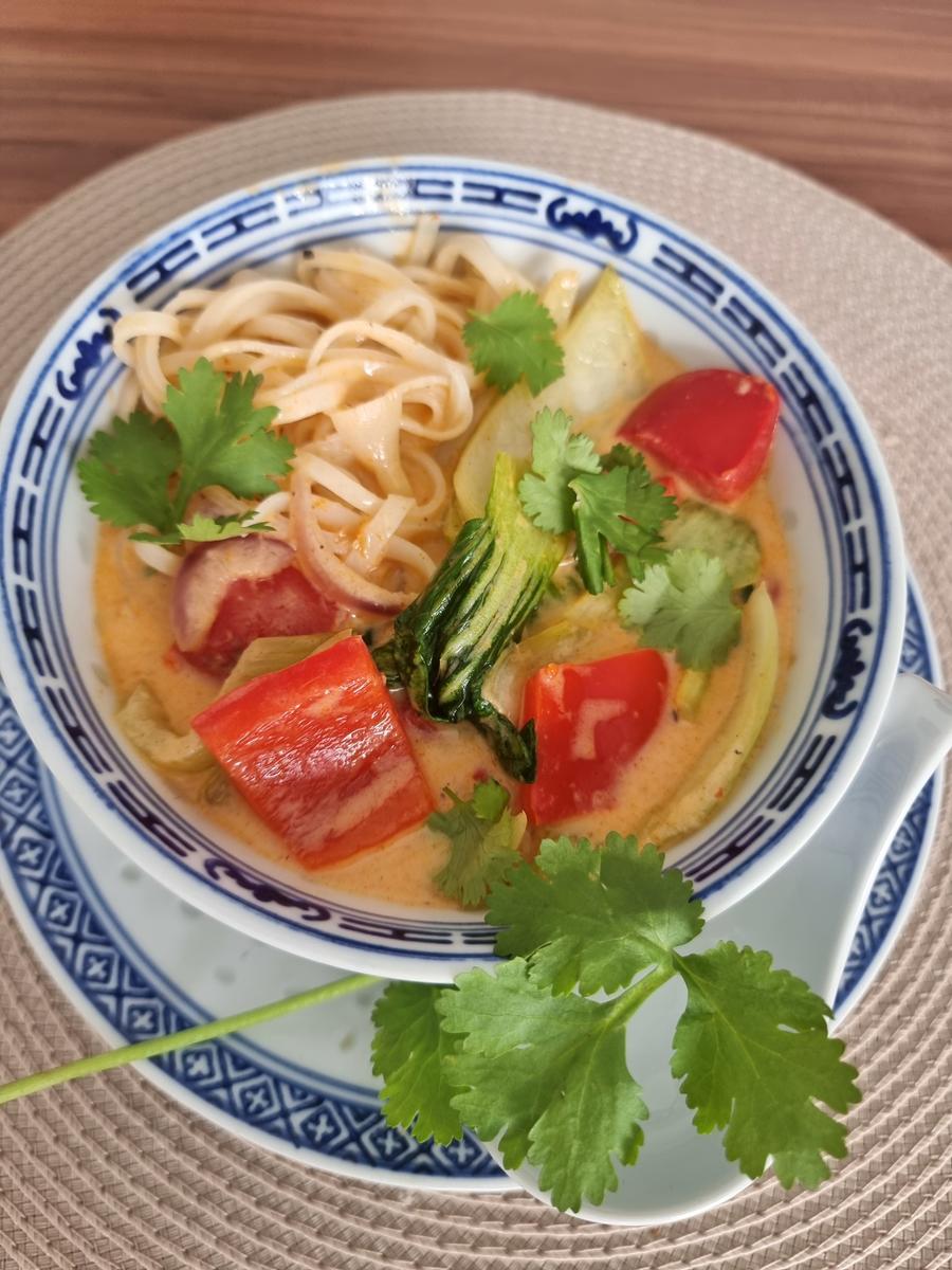 Thai -Nudelsuppe mit Gemüse - Rezept - Bild Nr. 16596