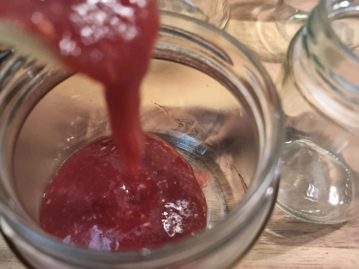 Rezept: Rhabarber-Himbeer-Marmelade Bild Nr. 16603 Rhabarber-Himbeer-Marmelade - Rezept - Bild Nr. 16603