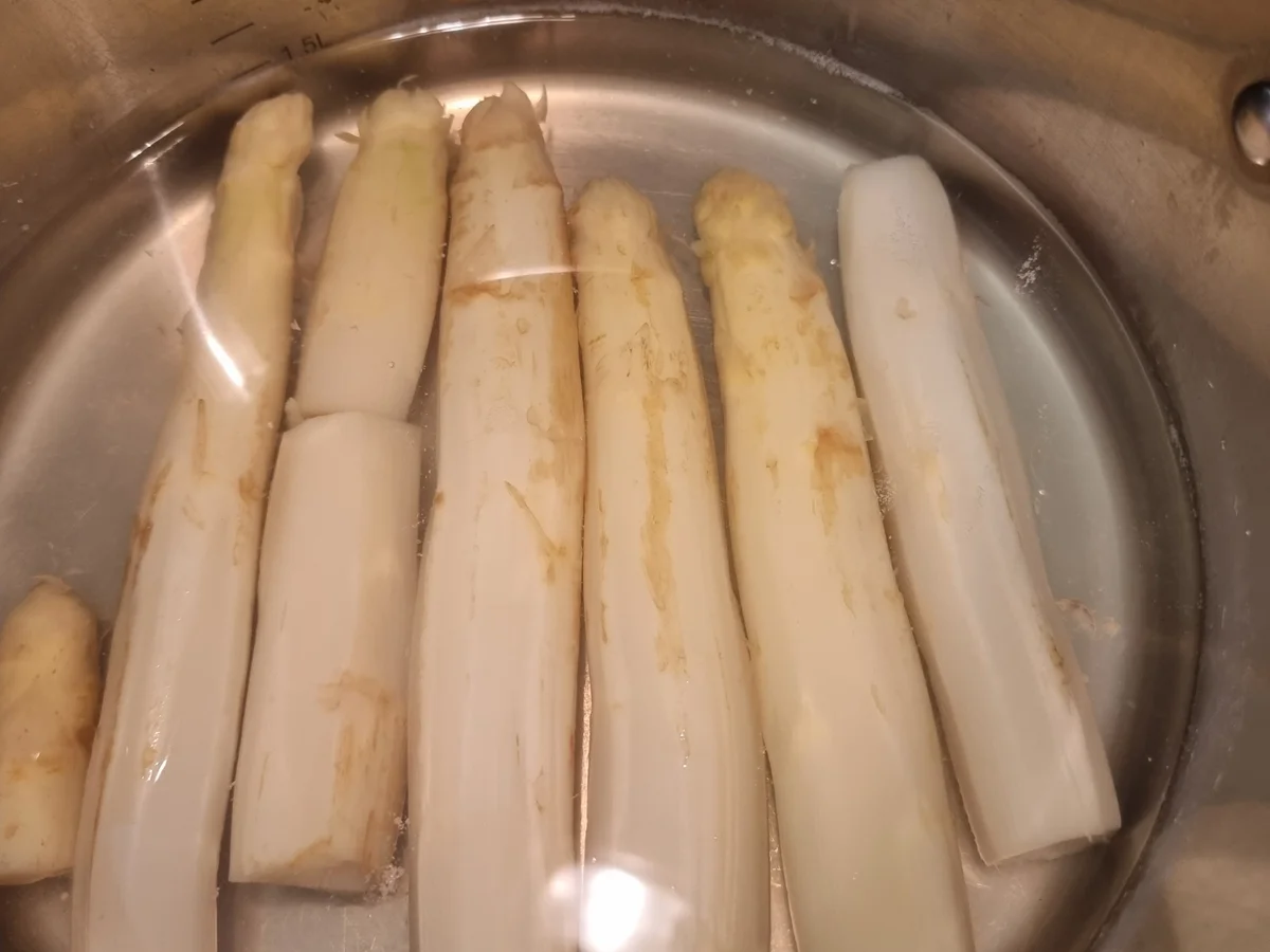 Rezept: Spargel mit Oregano-Brösel Bild Nr. 16602 Spargel mit Oregano-Brösel - Rezept - Bild Nr. 16602