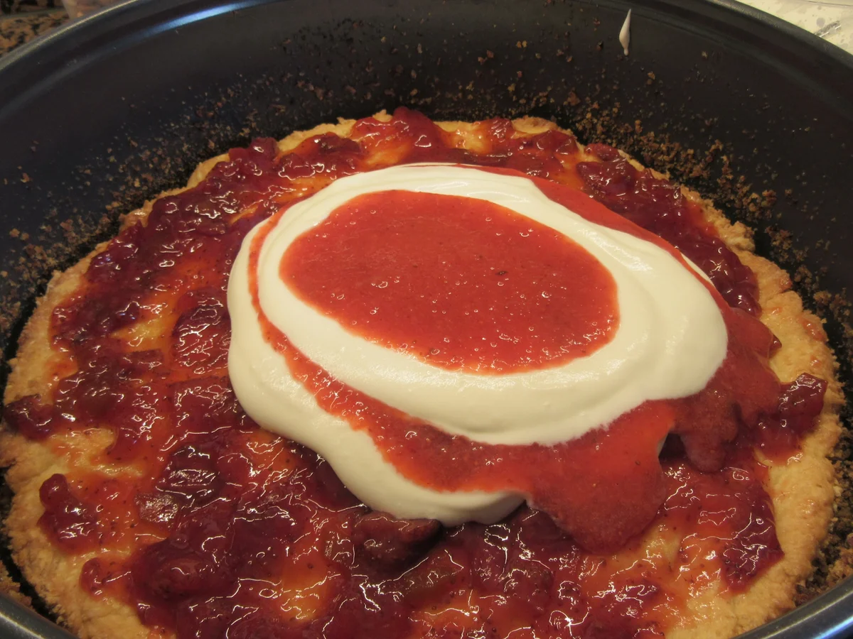 Backen: Gestreifte Erdbeertorte - Rezept - Bild Nr. 16599