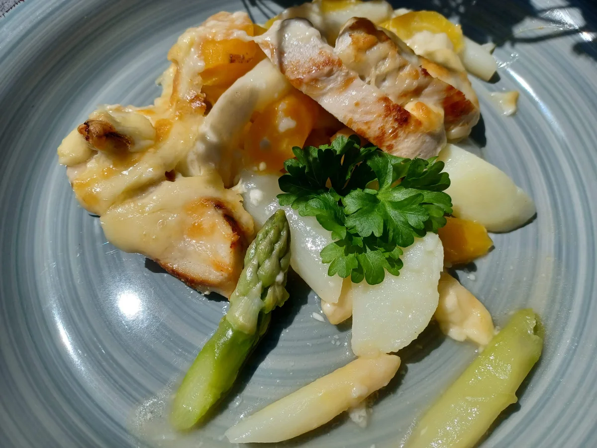 Rezept: Spargel mit Hähnchenbrust überbacken Bild Nr. 16611 Spargel mit Hähnchenbrust überbacken - Rezept - Bild Nr. 16611