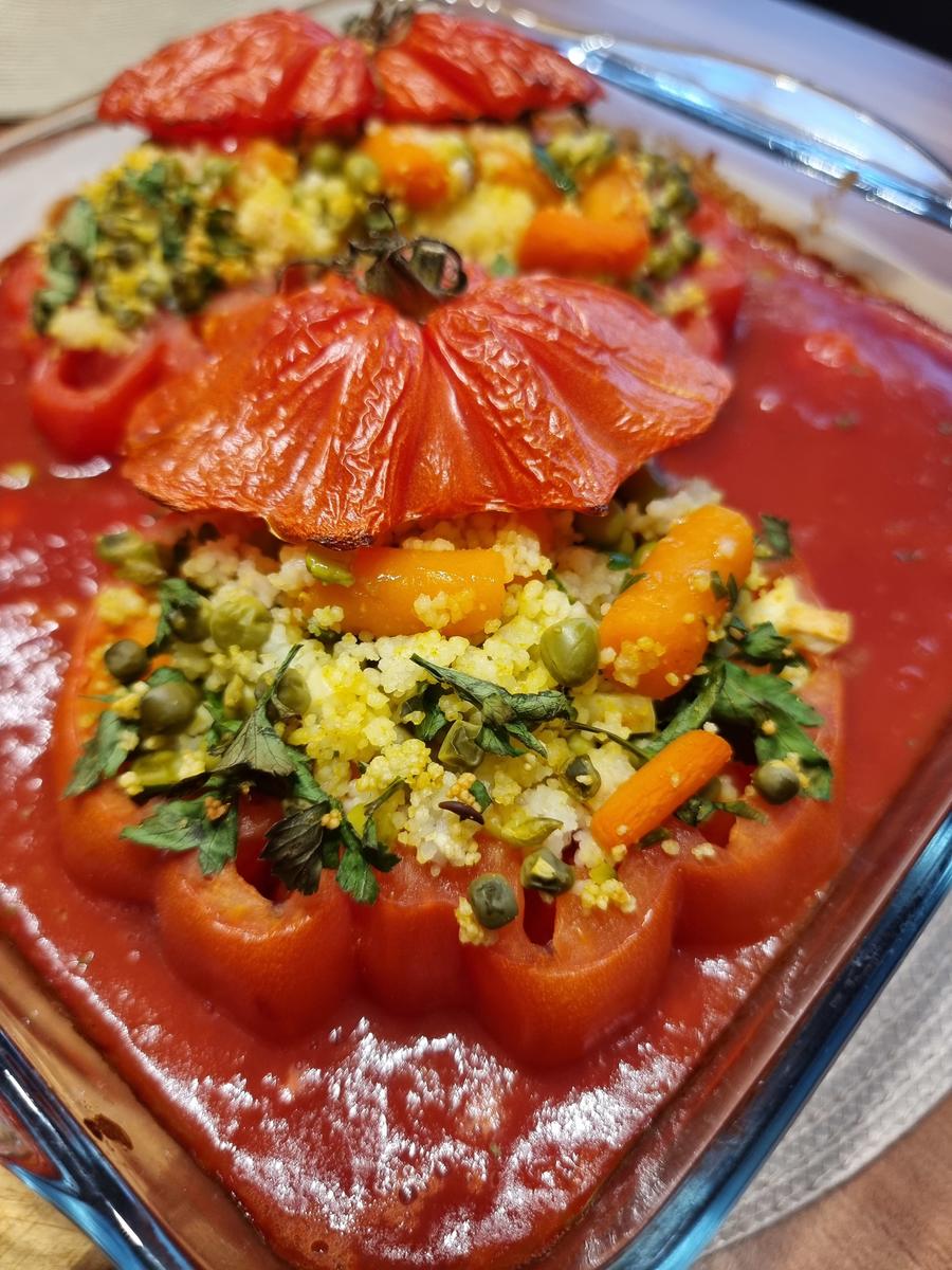 Gefüllte Ochsenherztomaten mit Couscous und Gemüse - Rezept - Bild Nr. 16619