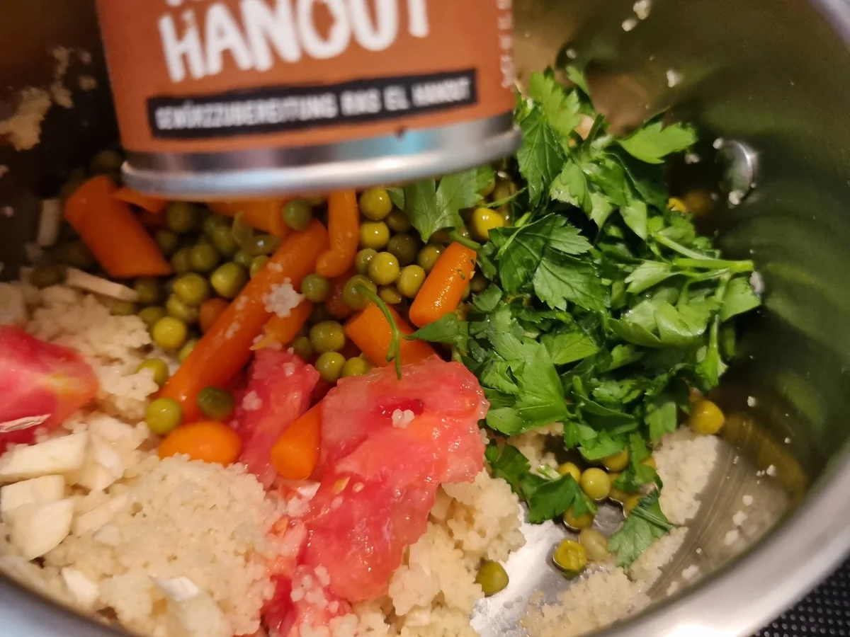 Rezept: Gefüllte Ochsenherztomaten mit Couscous und Gemüse Bild Nr. 16624 Gefüllte Ochsenherztomaten mit Couscous und Gemüse - Rezept - Bild Nr. 16624