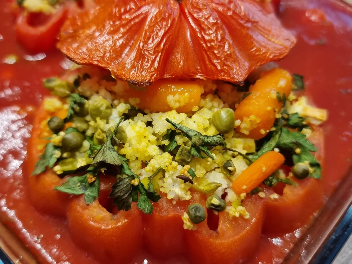 Rezept: Gefüllte Ochsenherztomaten mit Couscous und Gemüse Bild Nr. 16627 Gefüllte Ochsenherztomaten mit Couscous und Gemüse - Rezept - Bild Nr. 16627