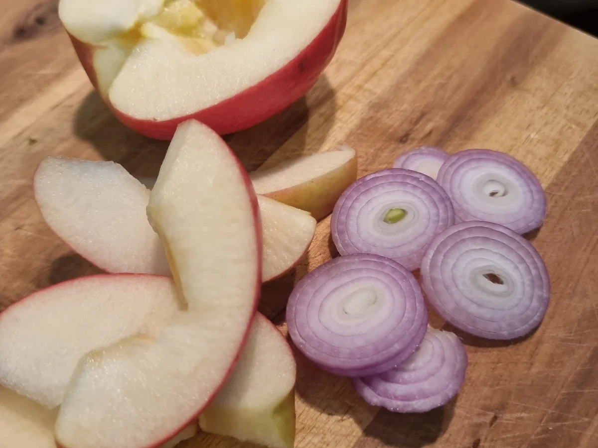 Maultaschensalat mit Rucola ,Mozzarella und Apfelspalten - Rezept - Bild Nr. 16622