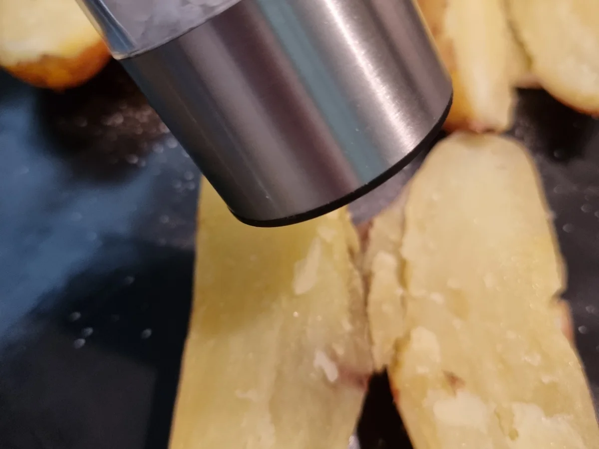 Rezept: Backkartoffeln mit Knoblauch-Kräuterquark und Leinöl mit Salat Bild Nr. 16621 Backkartoffeln mit Knoblauch-Kräuterquark und Leinöl mit Salat - Rezept - Bild Nr. 16621