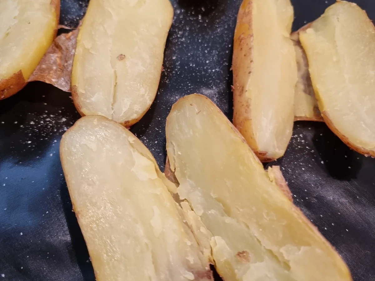 Rezept: Backkartoffeln mit Knoblauch-Kräuterquark und Leinöl mit Salat Bild Nr. 16622 Backkartoffeln mit Knoblauch-Kräuterquark und Leinöl mit Salat - Rezept - Bild Nr. 16622