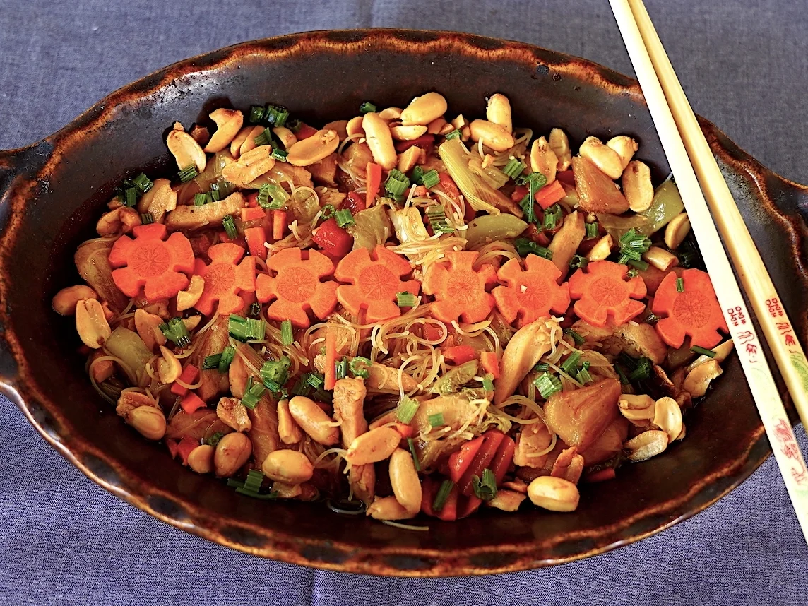 Glasnudeln mit Gemüse und Erdnüssen alla Nonya - Rezept - Bild Nr. 16625