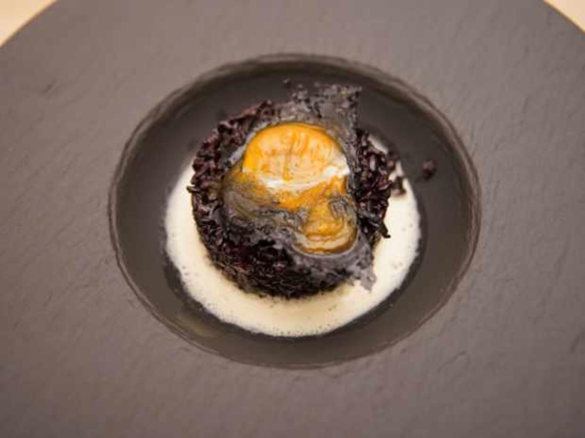 Riso Nero mit schwarzem Périgord Trüffel und konfiertes Eigelb - Rezept ...