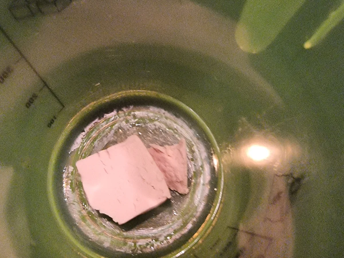 Scharfe Pizza mit Pilzen und Schinken - Rezept - Bild Nr. 16646