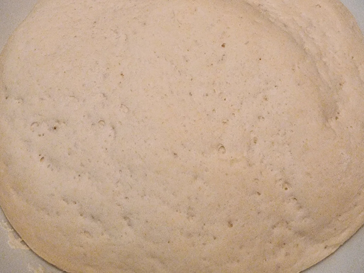 Scharfe Pizza mit Pilzen und Schinken - Rezept - Bild Nr. 16651