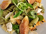 Nudeln mit Ziegenkäse ,Feldsalat und Feigen - Rezept - Bild Nr. 16645