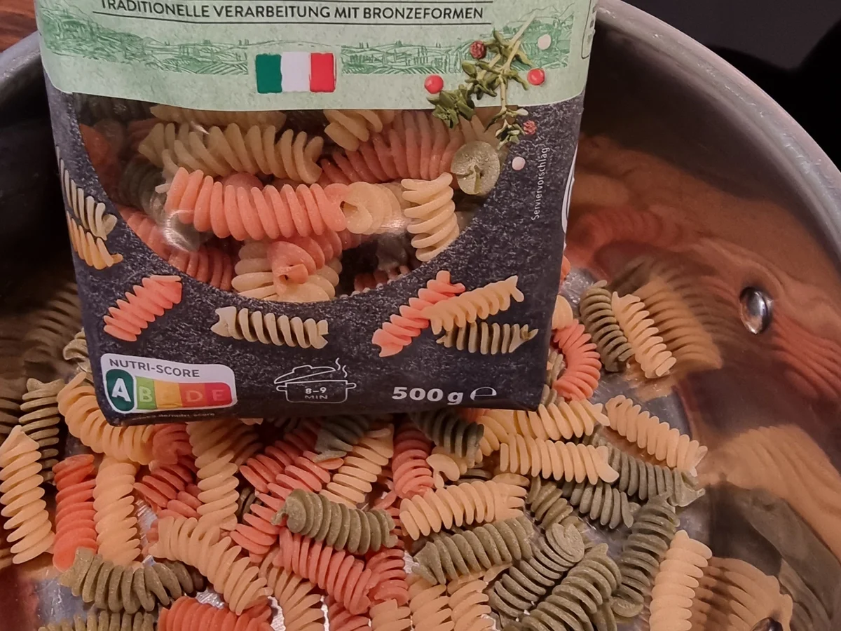 Nudeln mit Ziegenkäse ,Feldsalat und Feigen - Rezept - Bild Nr. 16646