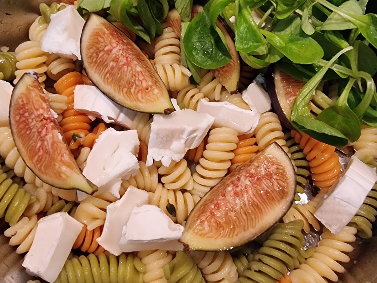 Nudeln mit Ziegenkäse ,Feldsalat und Feigen - Rezept - Bild Nr. 16654