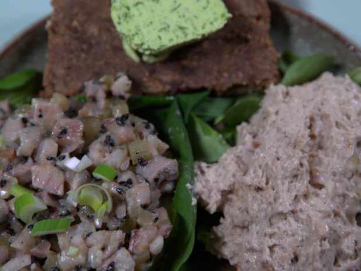 Tatar und Mousse von Hering mit Salat - Rezept - Bild Nr. 16645